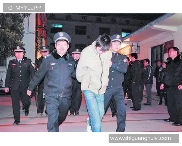 足球明星父母遭绑架警方全力追查幕后黑手引发社会广泛关注 足球明星父母遭绑架警方全力追查幕后黑手引发社会广泛关注